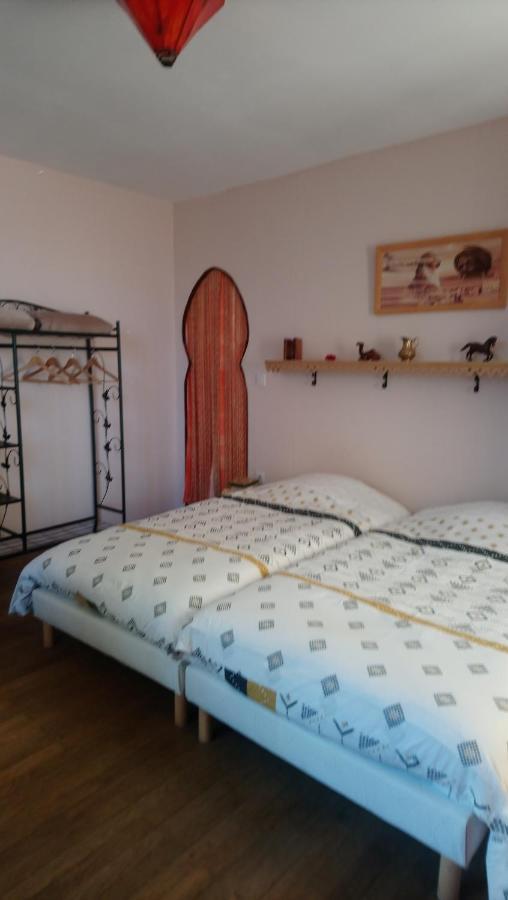 Chambre D'Hote Dans Maison Atypique Possibilite 1 Lit Supplementaire Pour 15 Euros Sancoins Exterior foto
